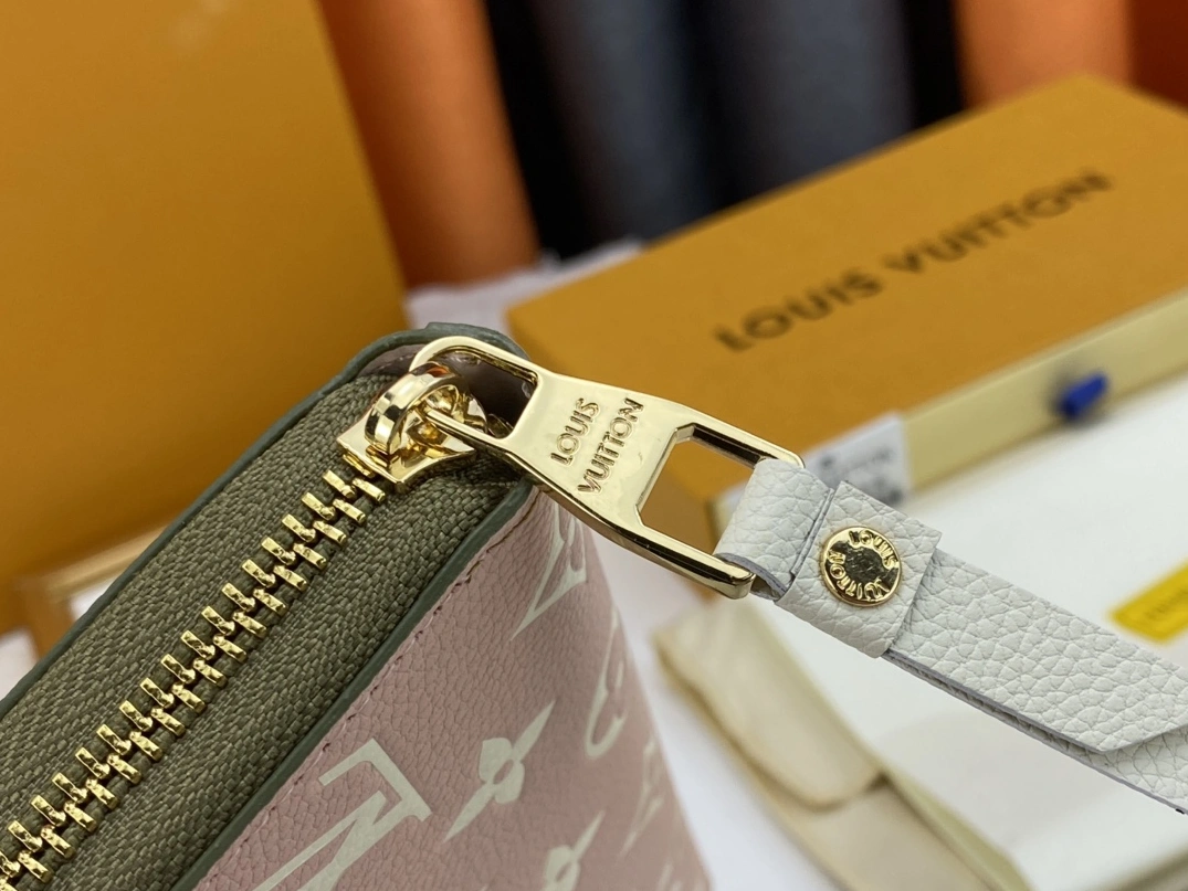 UrbanStyle 9257 Louis Vuitton AAA Quality Wallets For Women - Image 5