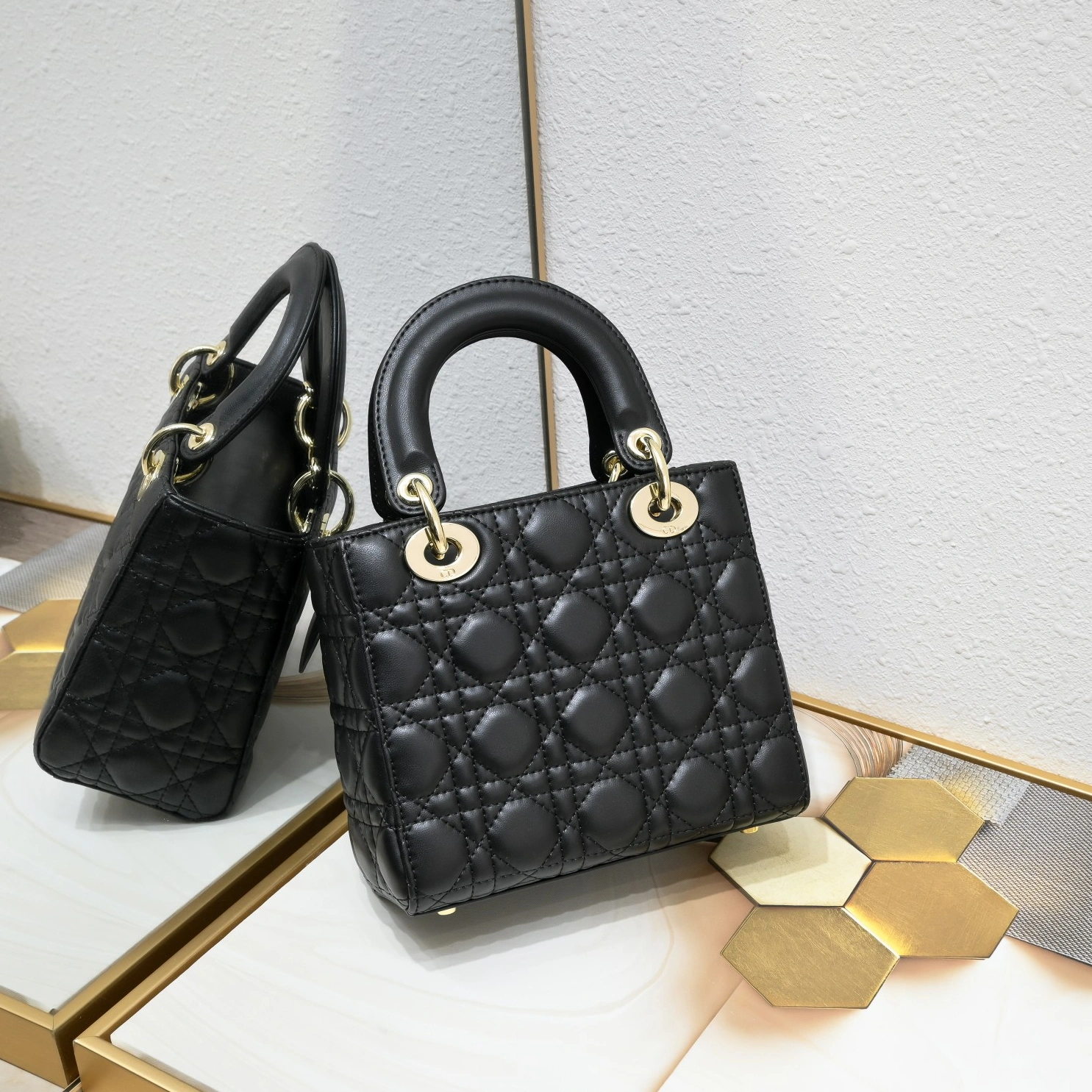 Versatile 3096 Christian Dior AAA Handbags For Women - Image 4