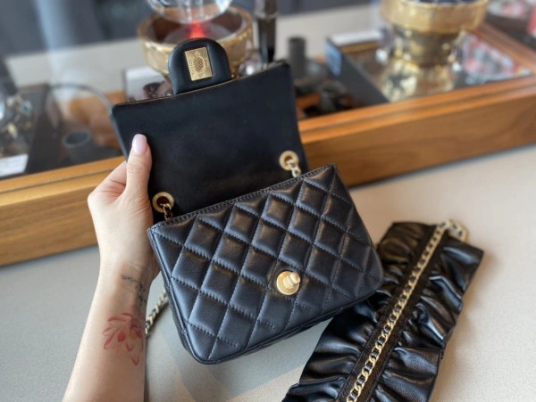 CHANEL FLAP BAG ModernLook 683 - Image 3