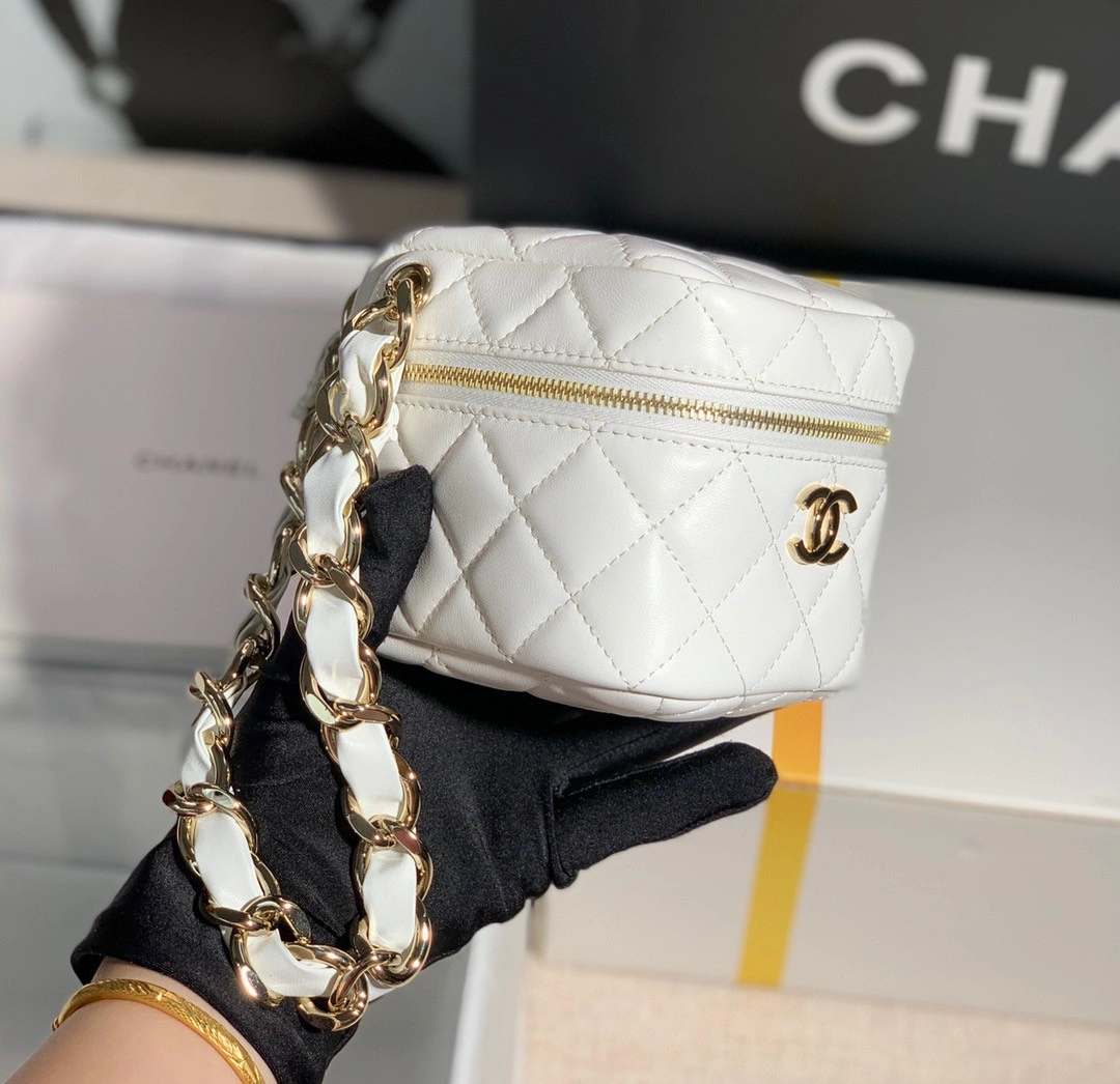 CHANEL CHANELUTCH WITH HANDLE Affordable 1777