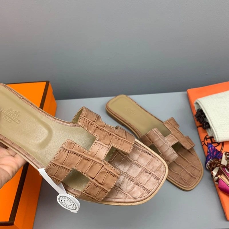 Hermes Oran Slides Women Crocodile Leather In Camel - Image 3