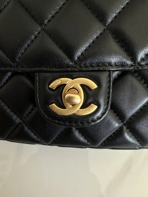 BestValue CHANEL FLAP BAG WITH TOP HANDLE 945 - Image 6