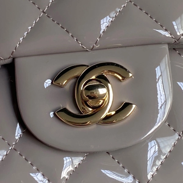 CHANEL Mini CHANELassic Handbag With Top Handle UrbanStyle 926 - Image 3