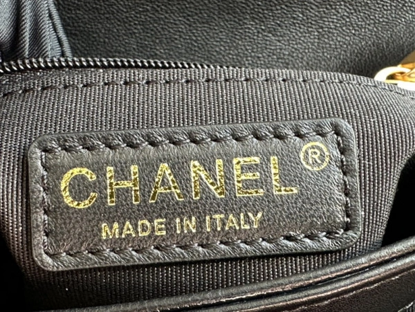 CHANEL FLAP BAG Comfortable 402 - Image 9